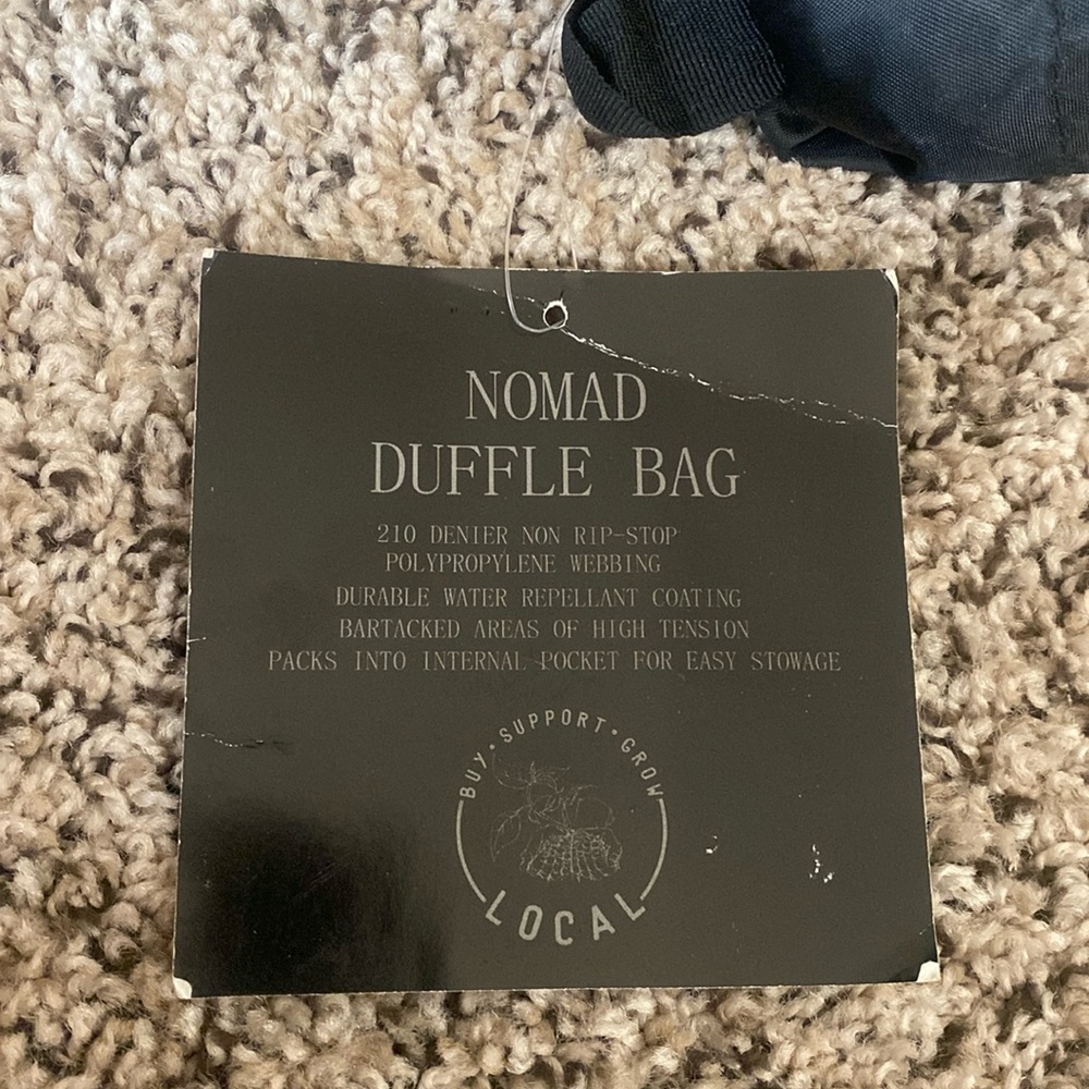 🐛NWT Black compact-able duffel bag! - Picture 2 of 11